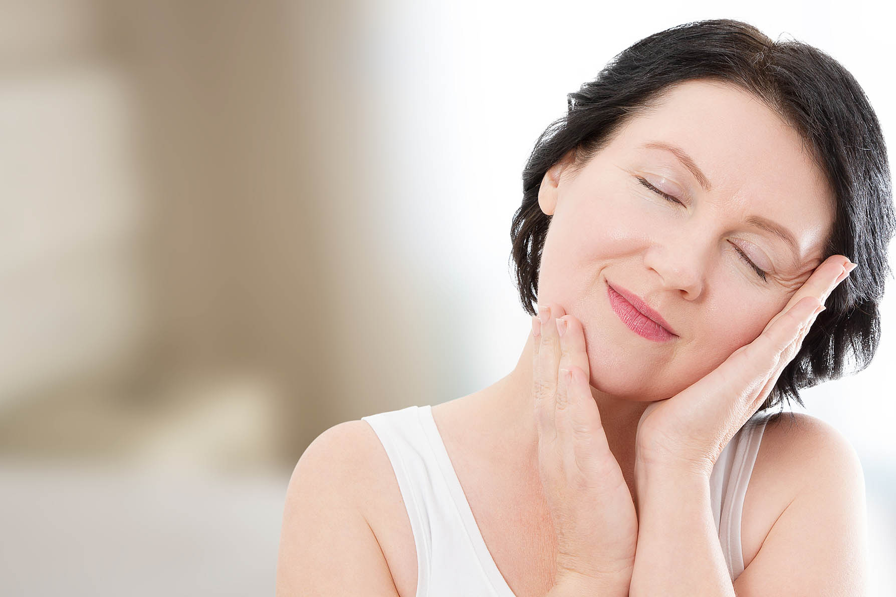 Menopause Symptoms and Management: A Practical Guide to Navigating This Transformative Phase